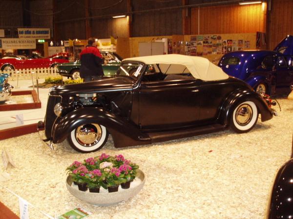 Lennarts 36 Ford is way cool