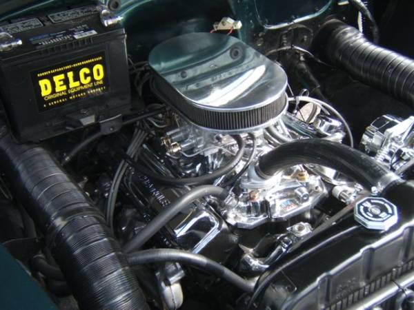 1949_CHEVROLET_TIN_WOODIE_18_V8_engine