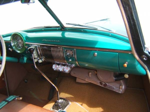 1949_CHEVROLET_TIN_WOODIE_9_dash_showing_heater_floor_shifter