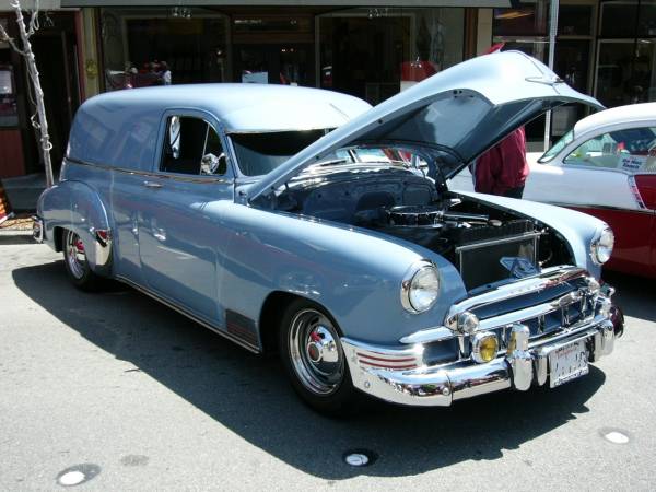 1949_Chevrolet_Sedan_Delivery_passenger_side_front