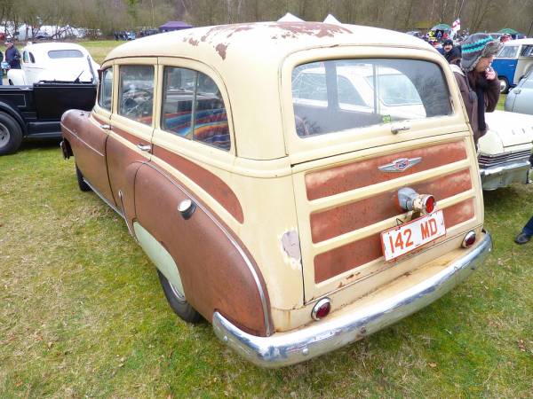 1949_Chevrolet_Station_Wagon_left_rear