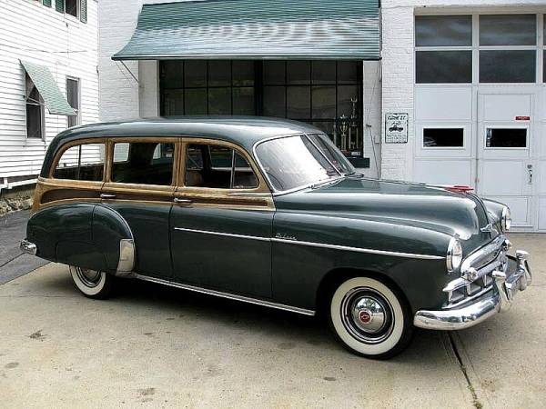 1949_Chevrolet_Styleline_DeLuxe_Woody_Station_Wagon_3_passenger_side_front