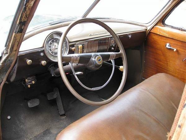 1949_Chevrolet_Styleline_DeLuxe_Woody_Station_Wagon_6_interior_front