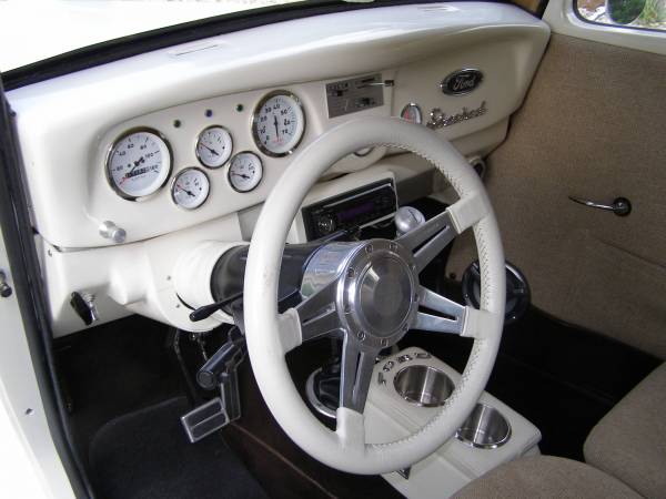 34 Ford - Interior