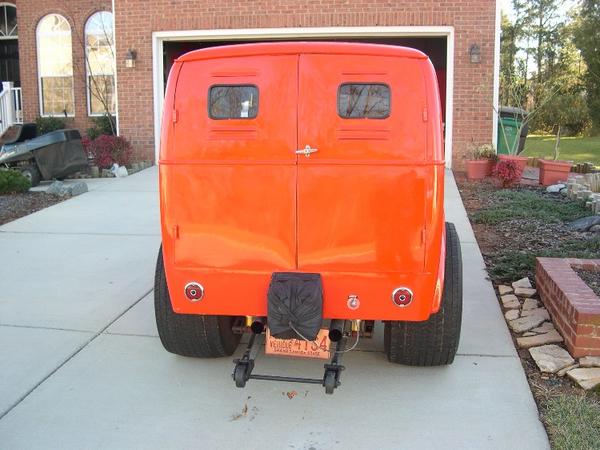 vacuum operated license plate