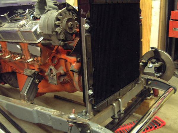 front view rt radiator brkt