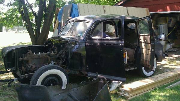 1947 Ford Super Deluxe