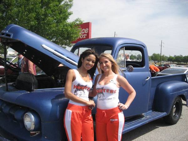 '51 Ford Truck at Car Show