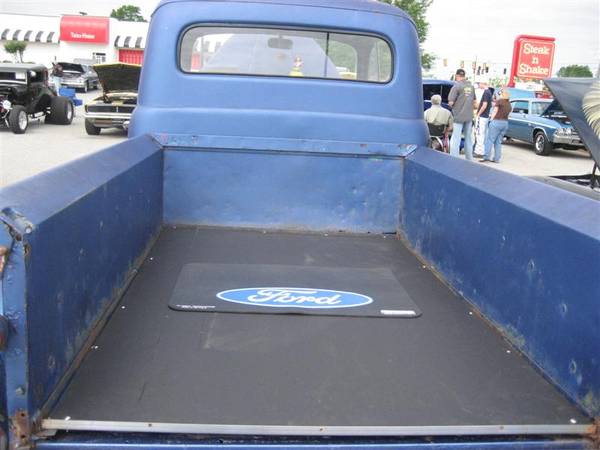 '51 Ford Truck at Car Show