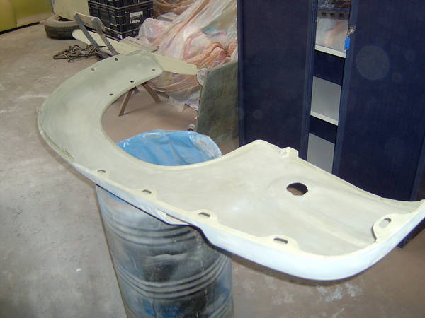 even inner site of fenders are prepaired for painting